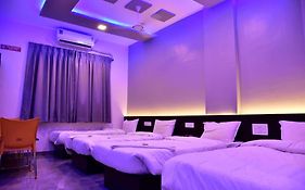 Hotel President Palace, Akkalkot